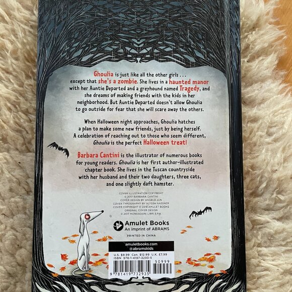 Ghoulia making new friends can be scary hardcover book by Barbara Cantini - Picture 4 of 4